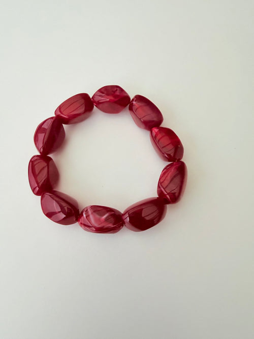 Armbånd med bordeaux perler