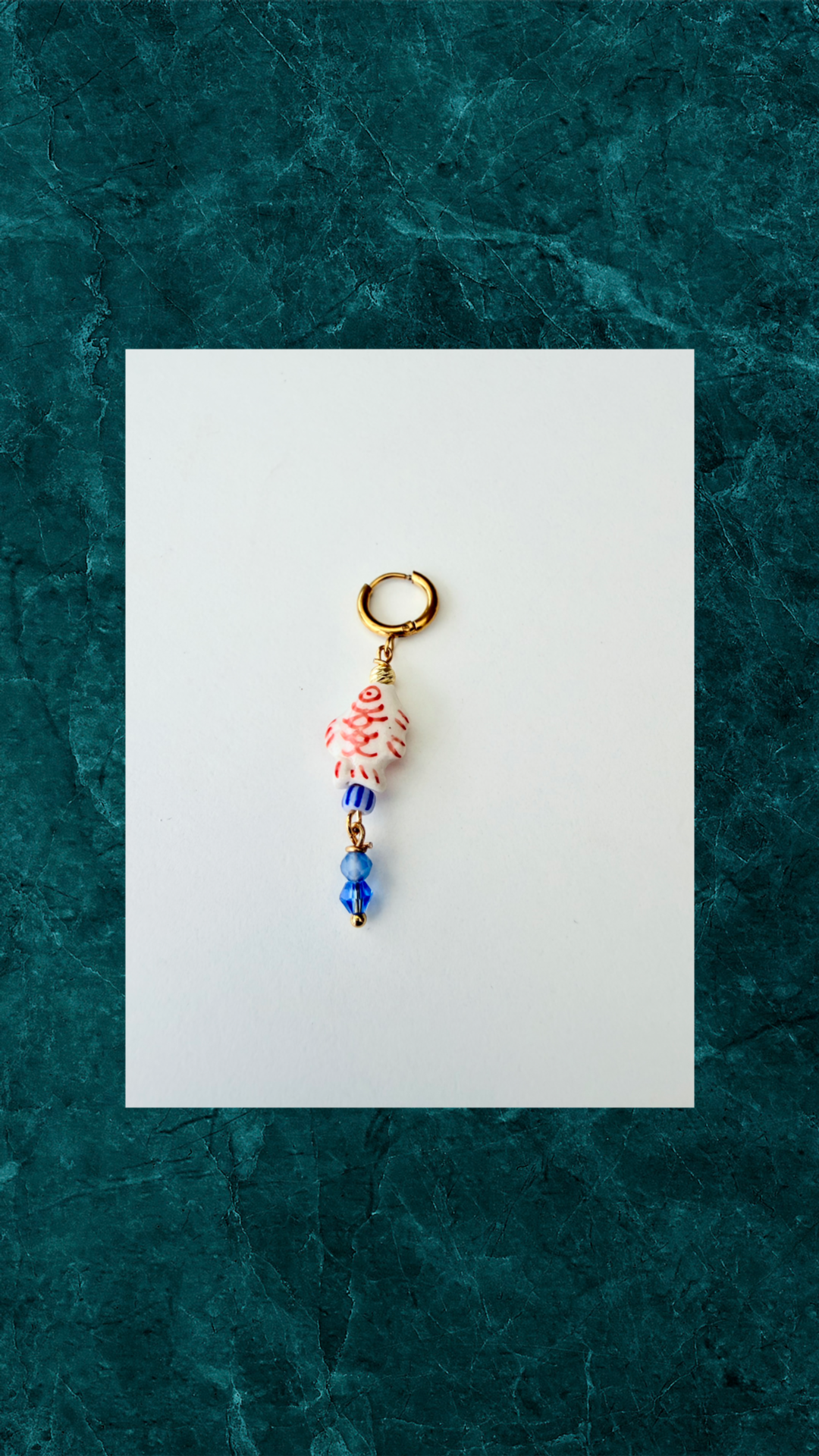 Forgyldt Ørering med Fisk - Maritim Charme