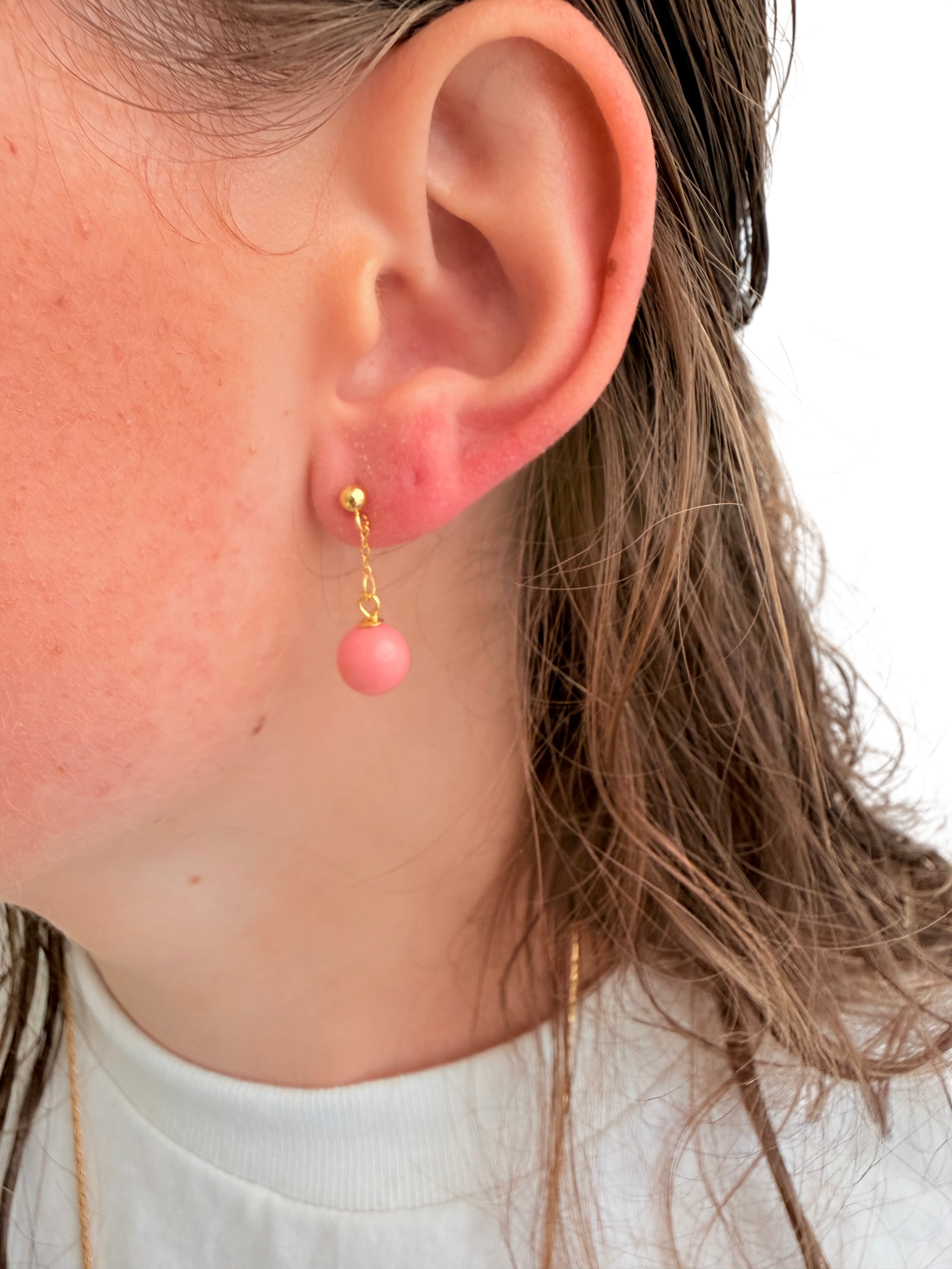 Ørering enkelt med laksefarvet perle #18 Mix & Match