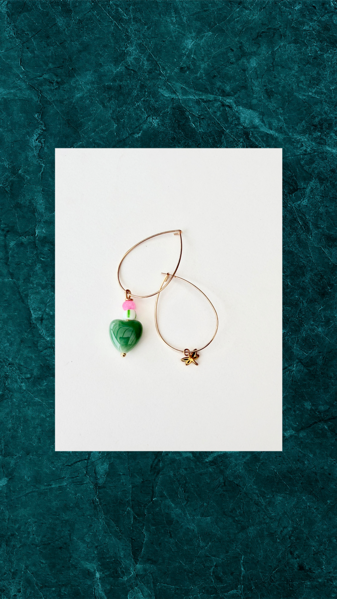 Guldsmed Øreringe med Grønt Hjerte