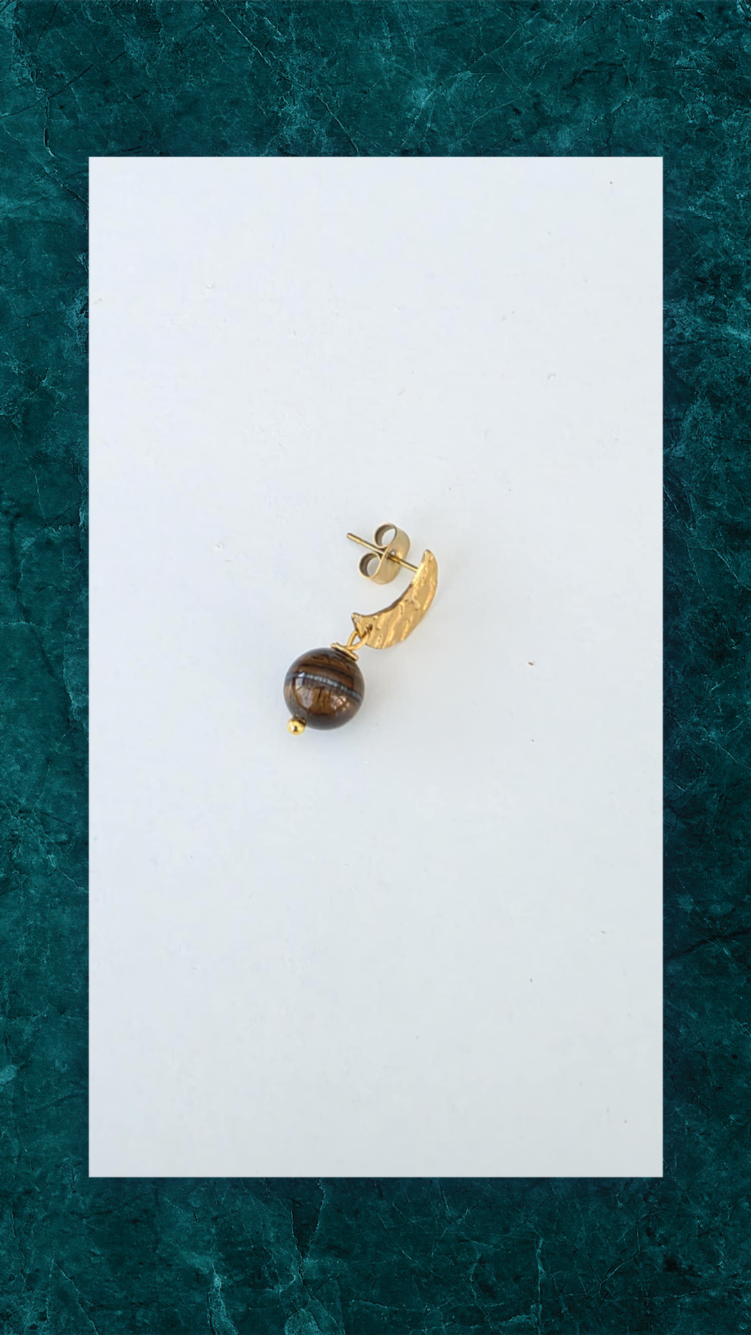 Forgyldt Ørering med Tigereye Perle - Jordens Energi