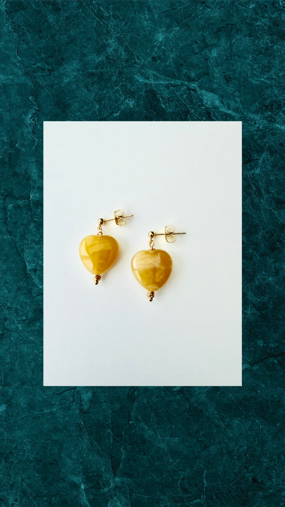 Forgyldte Ørestikker med Gule Hjerter - Solskinskærlighed