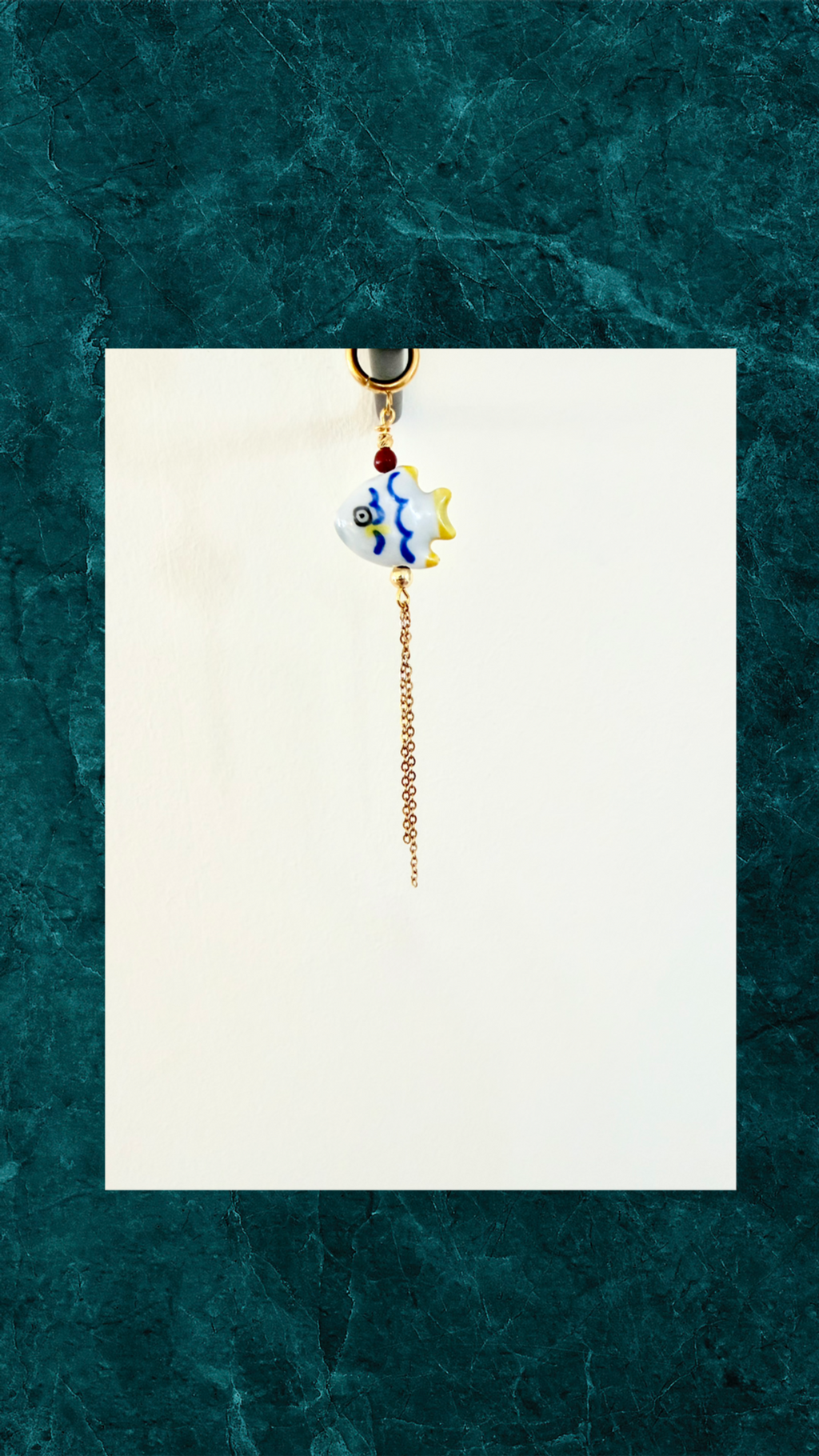 Forgyldt Ørering med Fisk - Håndlavet Charm