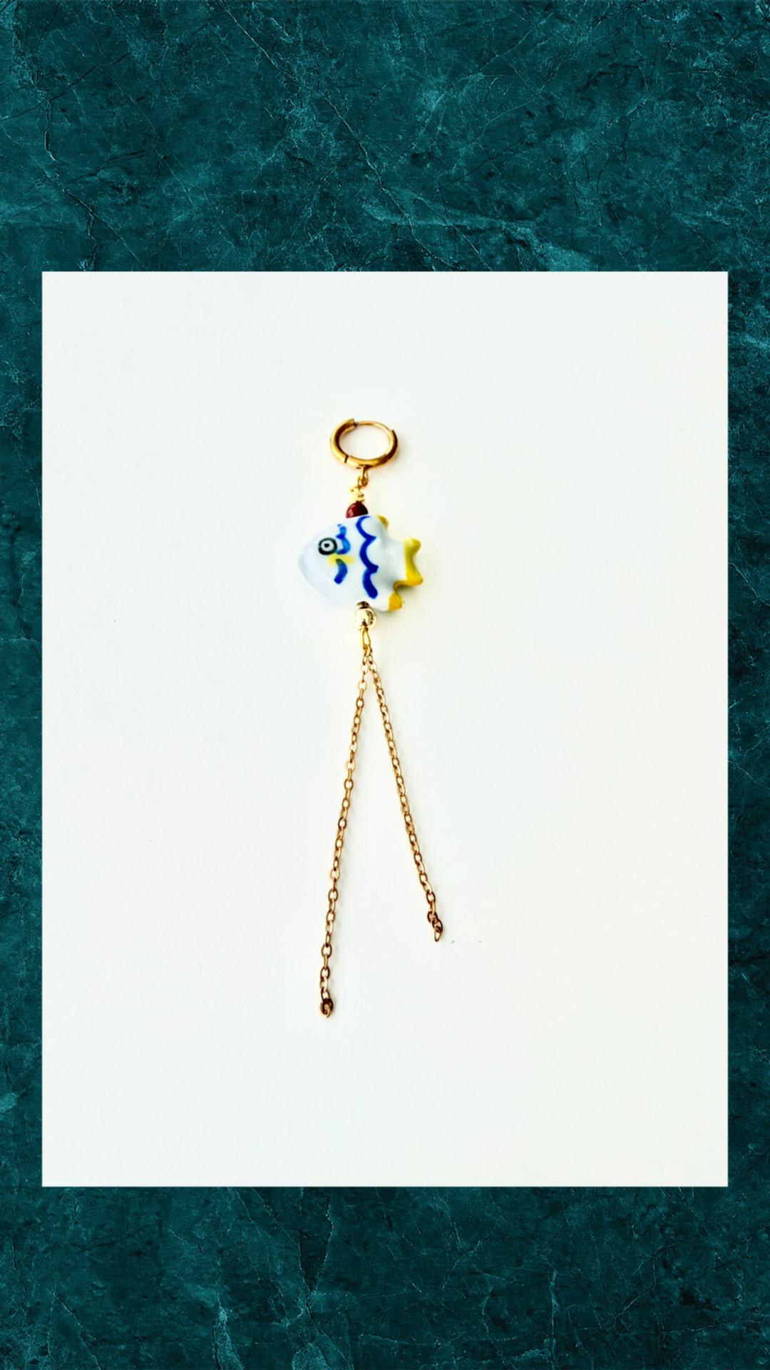 Forgyldt Ørering med Fisk - Håndlavet Charm