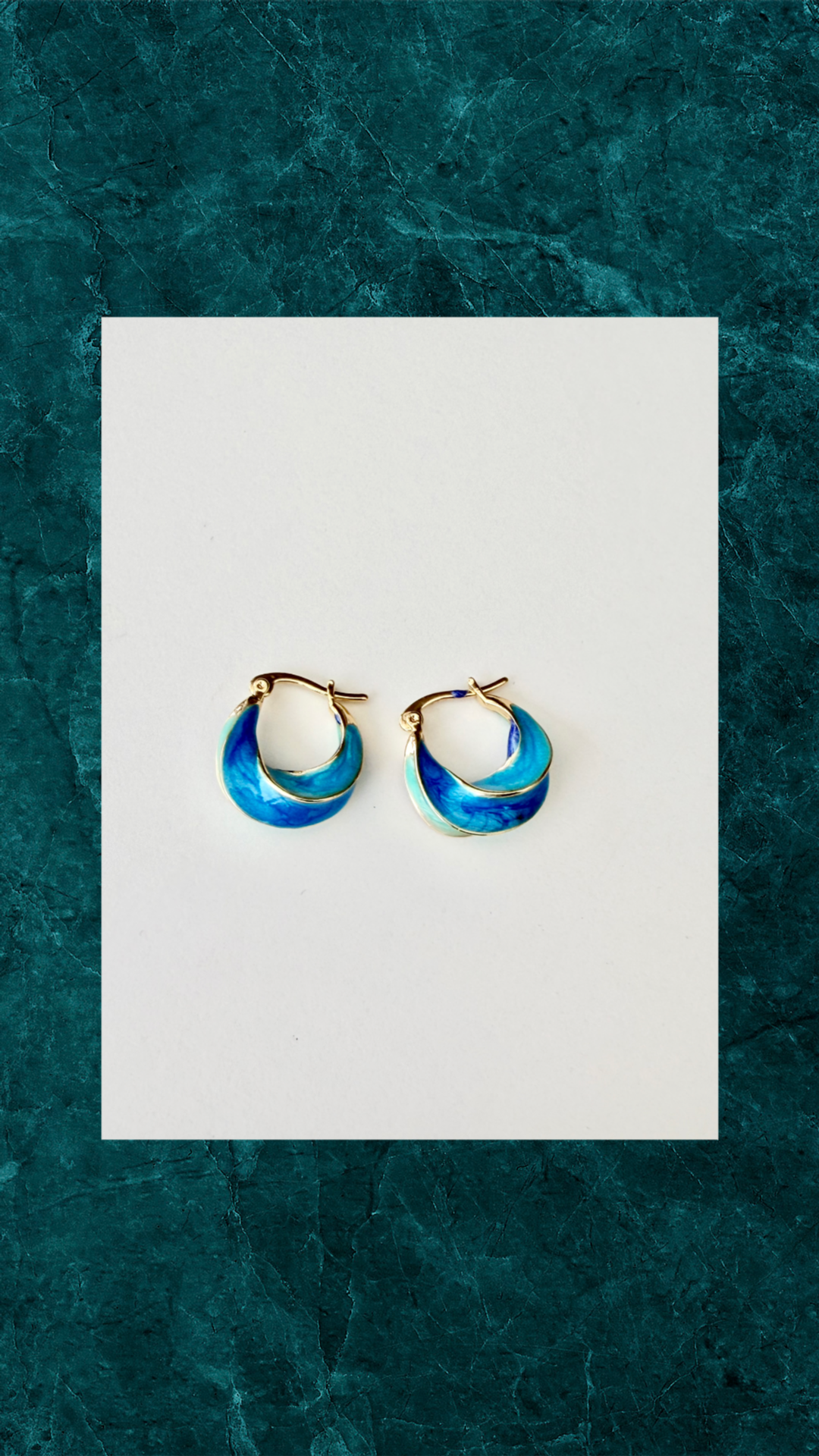 Ocean Øreringe – Forgyldt med Blå & Turkis Nuancer