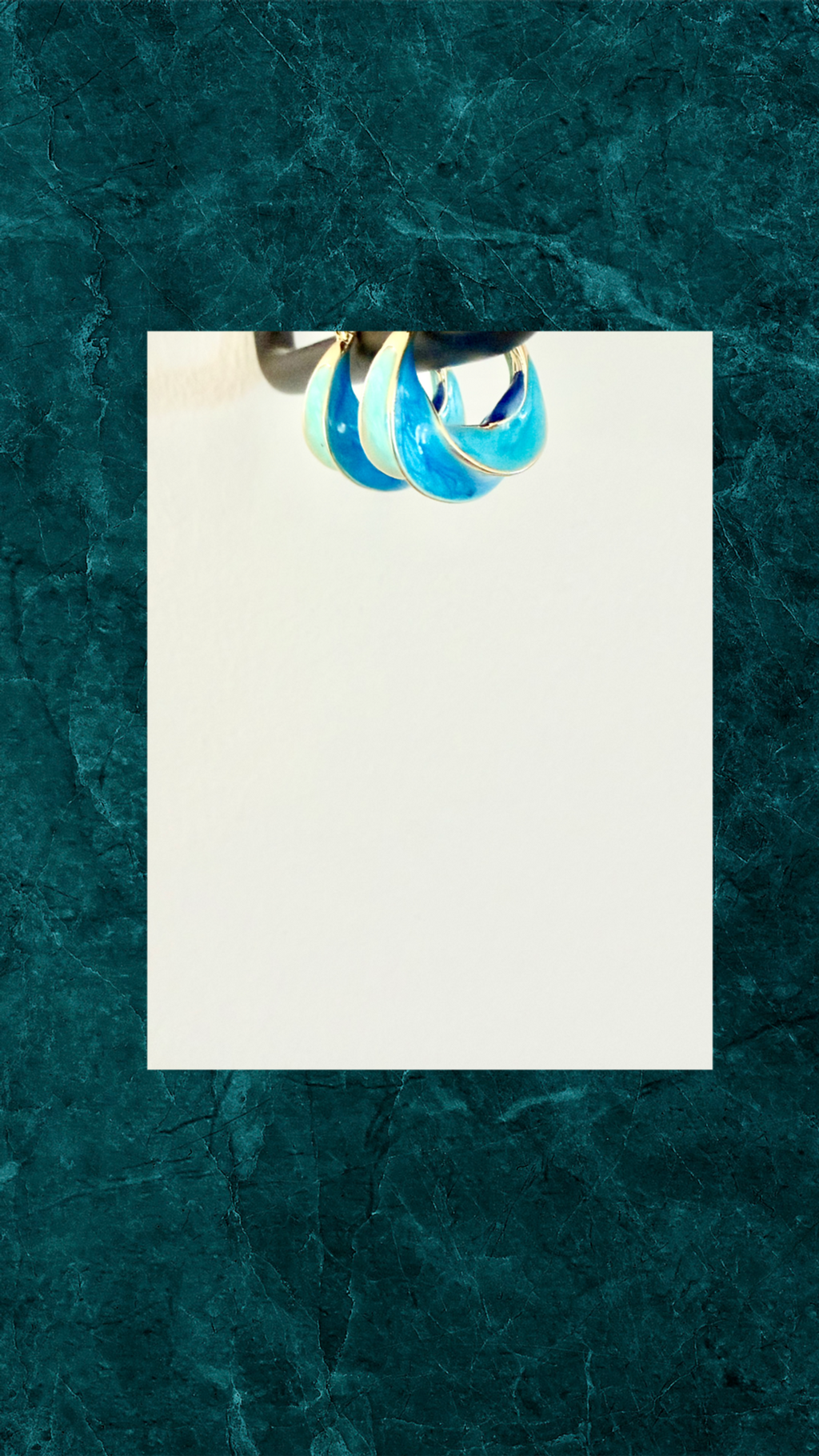 Ocean Øreringe – Forgyldt med Blå & Turkis Nuancer